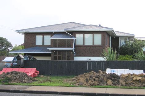 Photo of property in 2/15 Waller Avenue, Bucklands Beach, Auckland, 2012