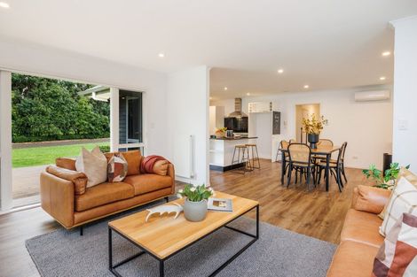 Photo of property in 35 Oram Drive, Turitea, Palmerston North, 4472