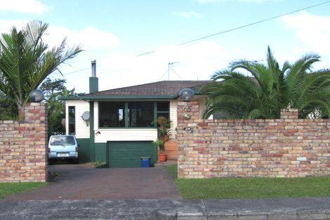 Photo of property in 43 Jaemont Avenue, Te Atatu South, Auckland, 0610