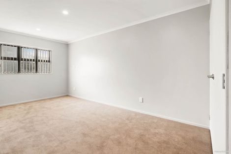 Photo of property in 15a Seaward Place, Wattle Downs, Auckland, 2103