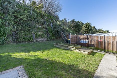 Photo of property in 32 Owhiti Street, Titahi Bay, Porirua, 5022