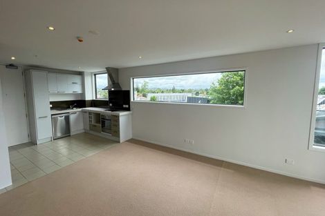 Photo of property in Bella Vista, 2d/84 Gunner Drive, Te Atatu Peninsula, Auckland, 0610