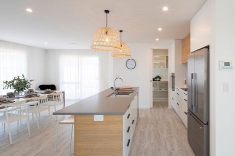 Photo of property in 21 Vogwill Road, Kumeu, 0810