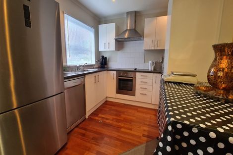 Photo of property in 3b Woodhouse Avenue, Karori, Wellington, 6012