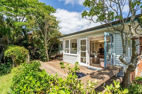 Photo of property in 2/12 Maleme Avenue, Belmont, Auckland, 0622