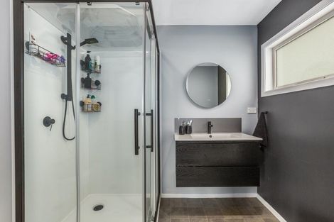 Photo of property in 28 Paremata Crescent, Paremata, Porirua, 5024