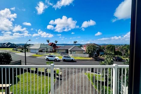 Photo of property in 5 Marlin Street, West Harbour, Auckland, 0618