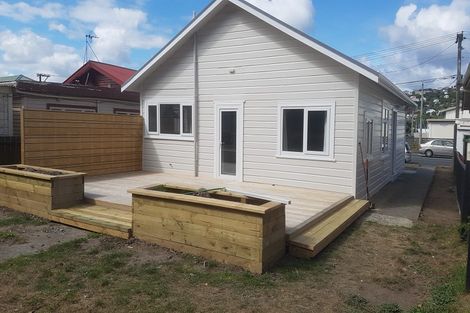 Photo of property in 37 Tauhinu Road, Miramar, Wellington, 6022