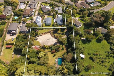 Photo of property in 33 Waikite Road, Welcome Bay, Tauranga, 3112