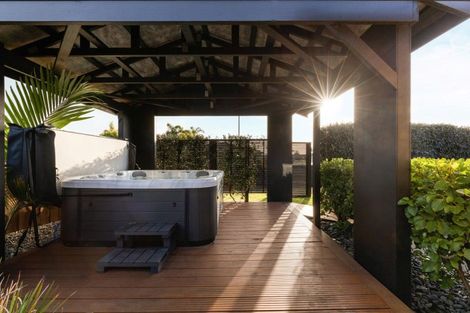 Photo of property in 63 Carrington Drive, Papamoa Beach, Papamoa, 3118