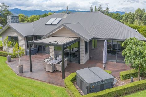 Photo of property in 22 Tunbridge Wells, Ohau, Levin, 5570