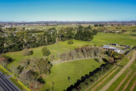 Photo of property in 2449 State Highway 2, Waipukurau, 4281