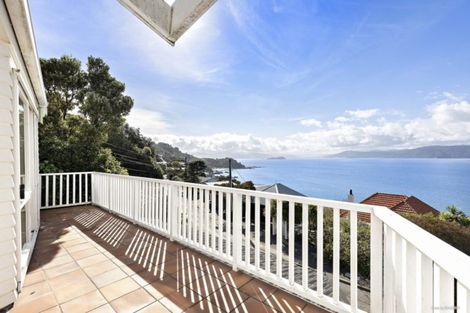 Photo of property in 16 Tai Paku Paku Road, Karaka Bays, Wellington, 6022