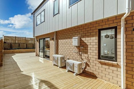 Photo of property in 41 Sunnyheights Road, Orewa, 0931