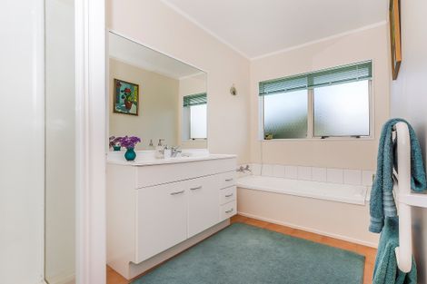 Photo of property in 69 Guildford Drive, Paraparaumu, 5032