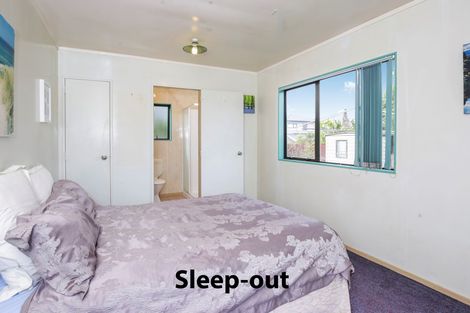 Photo of property in 65 Hepburn Road, Glendene, Auckland, 0602