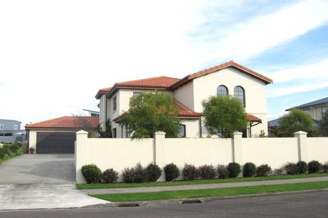 Photo of property in 8 Tupare Place, Highlands Park, New Plymouth, 4312