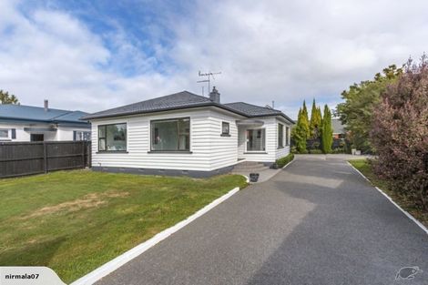 Photo of property in 215 Main North Road, Redwood, Christchurch, 8051