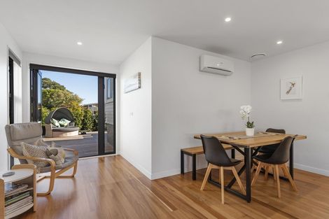 Photo of property in 15 Blakeborough Drive, Forrest Hill, Auckland, 0620