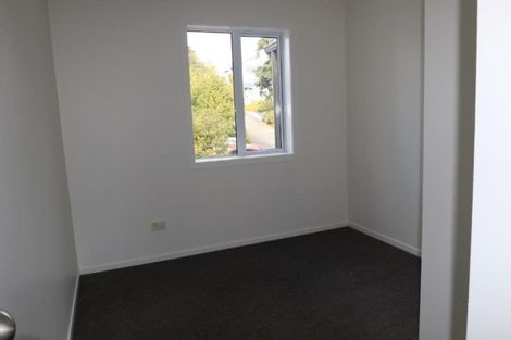 Photo of property in 2/30 John Jennings Drive, Oteha, Auckland, 0632
