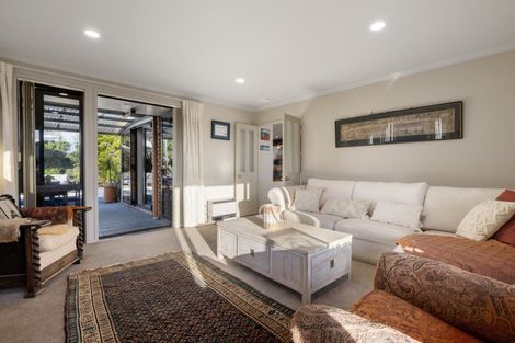 Photo of property in 5 Seabreeze Place, Papamoa Beach, Papamoa, 3118