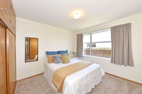 Photo of property in 2/11 Mcfaddens Road, St Albans, Christchurch, 8052