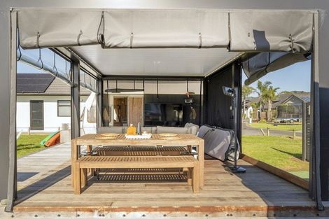 Photo of property in 14 Mermaid Place, Whitianga, 3510