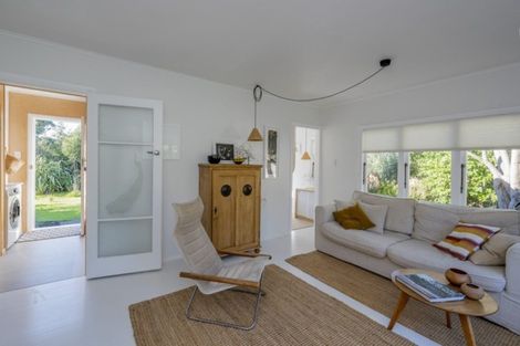 Photo of property in 18 The Avenue, Otaki Beach, Otaki, 5512