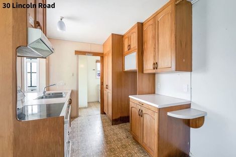 Photo of property in 30 Lincoln Road, Henderson, Auckland, 0610