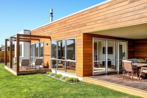 Photo of property in 10 Puketutu Grove, Motueka, 7120