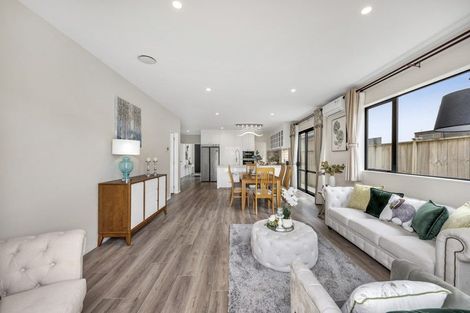 Photo of property in 30 Rosewell Crescent, Flat Bush, Auckland, 2019