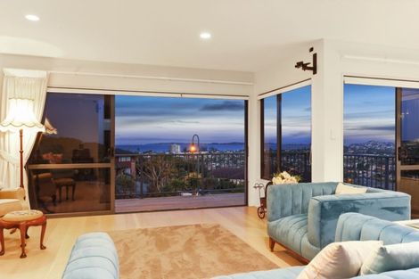 Photo of property in 11 Dorchester Place, Orewa, 0931