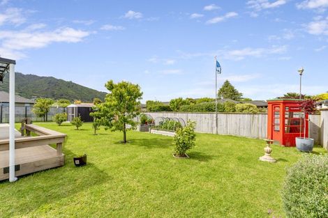 Photo of property in 35 Waipunahau Road, Waikanae, 5036