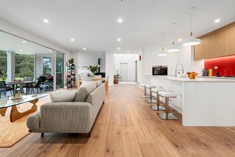 Photo of property in 15 Nola Road, Oratia, Auckland, 0604