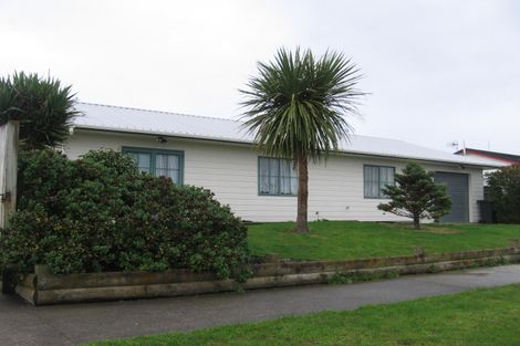 Photo of property in 94 Roberts Line, Kelvin Grove, Palmerston North, 4414