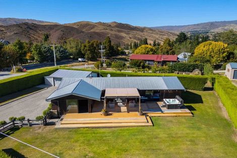 Photo of property in 1 Hall Road, Bannockburn, Cromwell, 9384