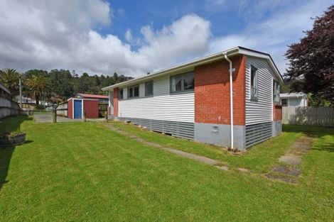 Photo of property in 18 Delaney Drive, Stokes Valley, Lower Hutt, 5019