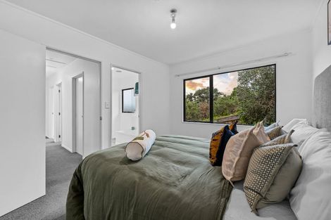 Photo of property in 46a Don Buck Road, Massey, Auckland, 0614