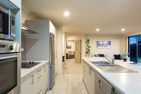 Photo of property in 44 Carrington Drive, Papamoa Beach, Papamoa, 3118