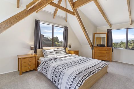 Photo of property in 6 Channing Crescent, Botany Downs, Auckland, 2010