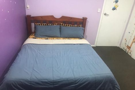 Photo of property in 15 Kiernan Place, Kelston, Auckland, 0602