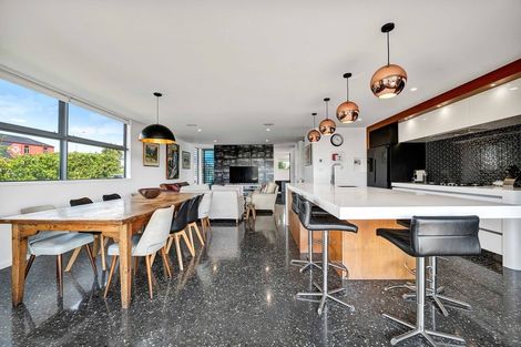 Photo of property in 244 Devon Street West, New Plymouth, 4310