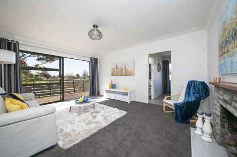 Photo of property in 7 La Rosa Street, Green Bay, Auckland, 0604