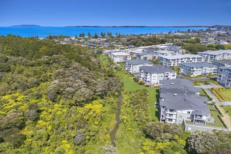 Photo of property in 122 Eaves Bush Parade, Orewa, 0931