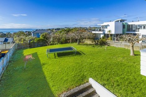 Photo of property in 77 Deep Creek Road, Waiake, Auckland, 0630