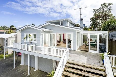 Photo of property in 1/41 Channel Road, Campbells Bay, Auckland, 0630