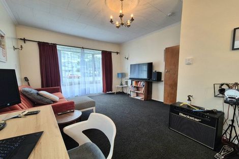 Photo of property in 101 The Parade, Island Bay, Wellington, 6023