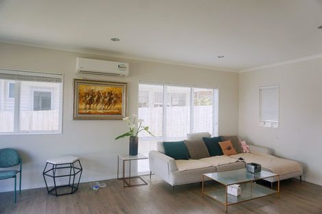 Photo of property in 27a Normanton Street, Glenfield, Auckland, 0629