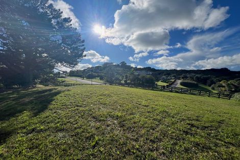 Photo of property in 6 Matheson Road, Red Beach, 0932