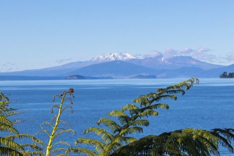 Photo of property in 44 Whakamoenga Point, Acacia Bay, Taupo, 3385
